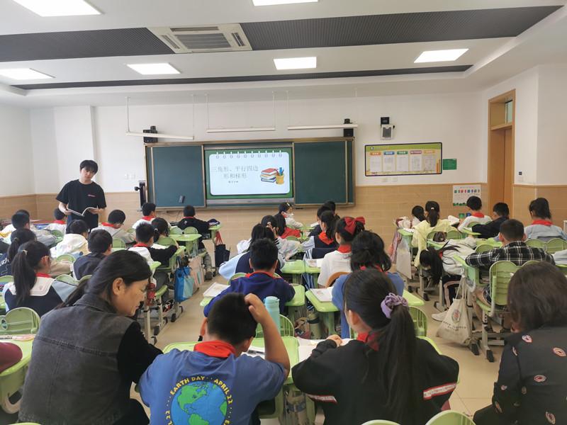 随堂听课4_副本.jpg 随堂听课4_副本.jpg